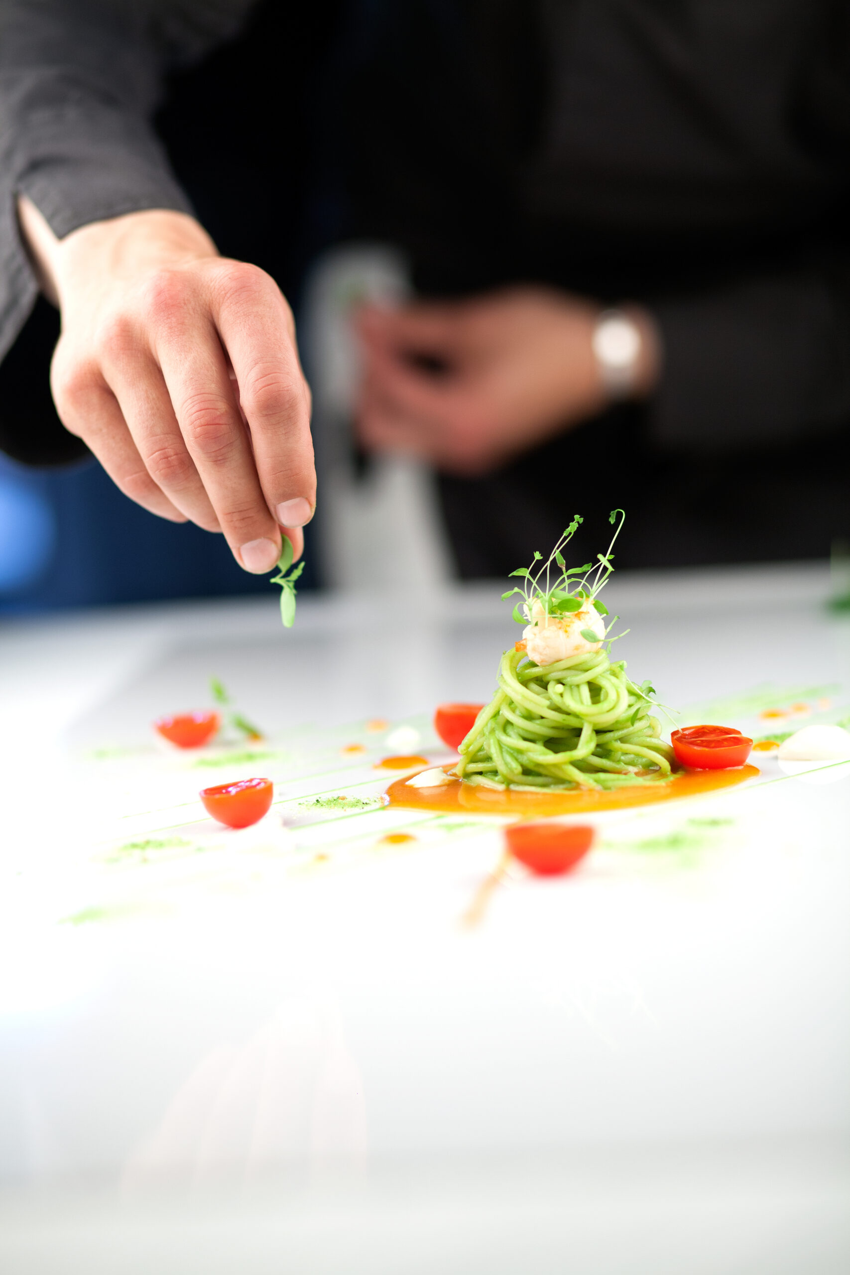 chef,preparing,a,pasta,dish